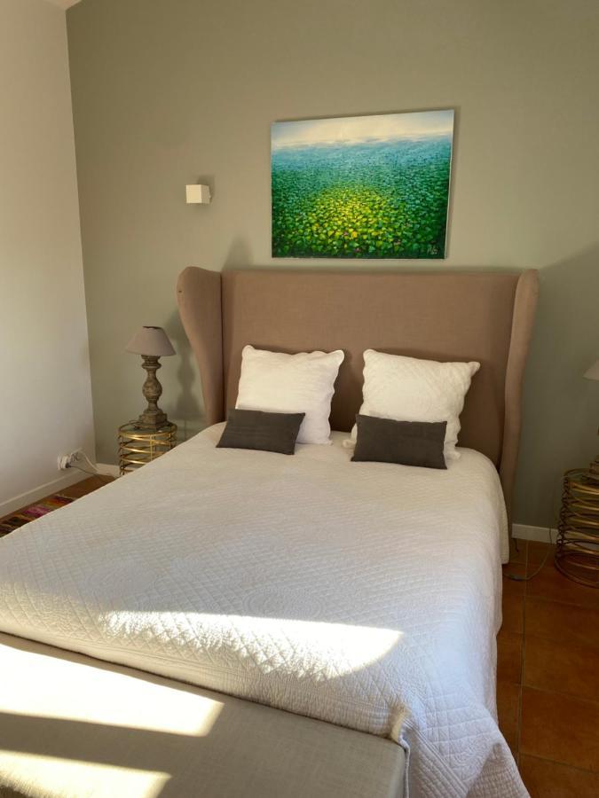 Des Roses Roussillon en Isere